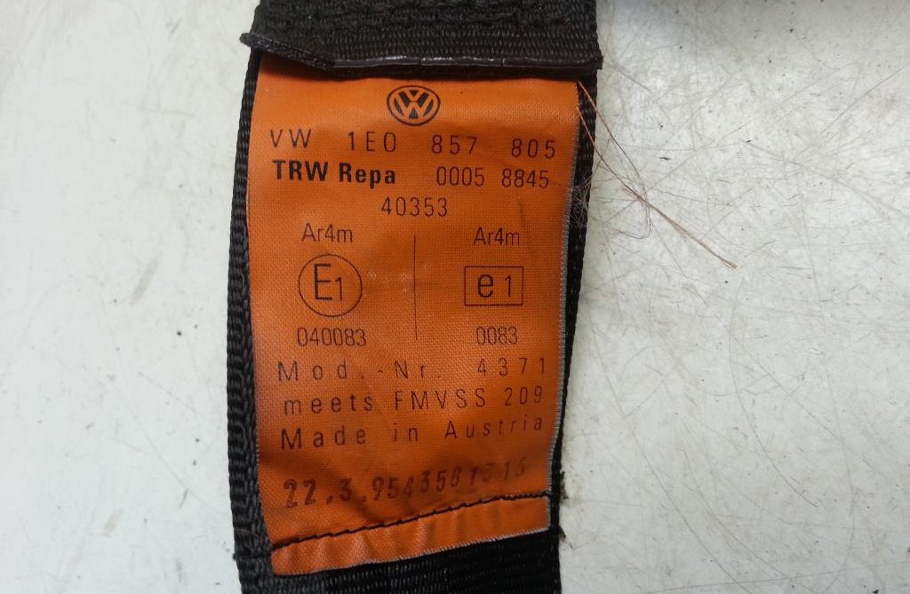 VW Golf 3 Cabrio 1E Bj.95 Sicherheitgurt hinten rechts Gurt 1E0857805 TRW